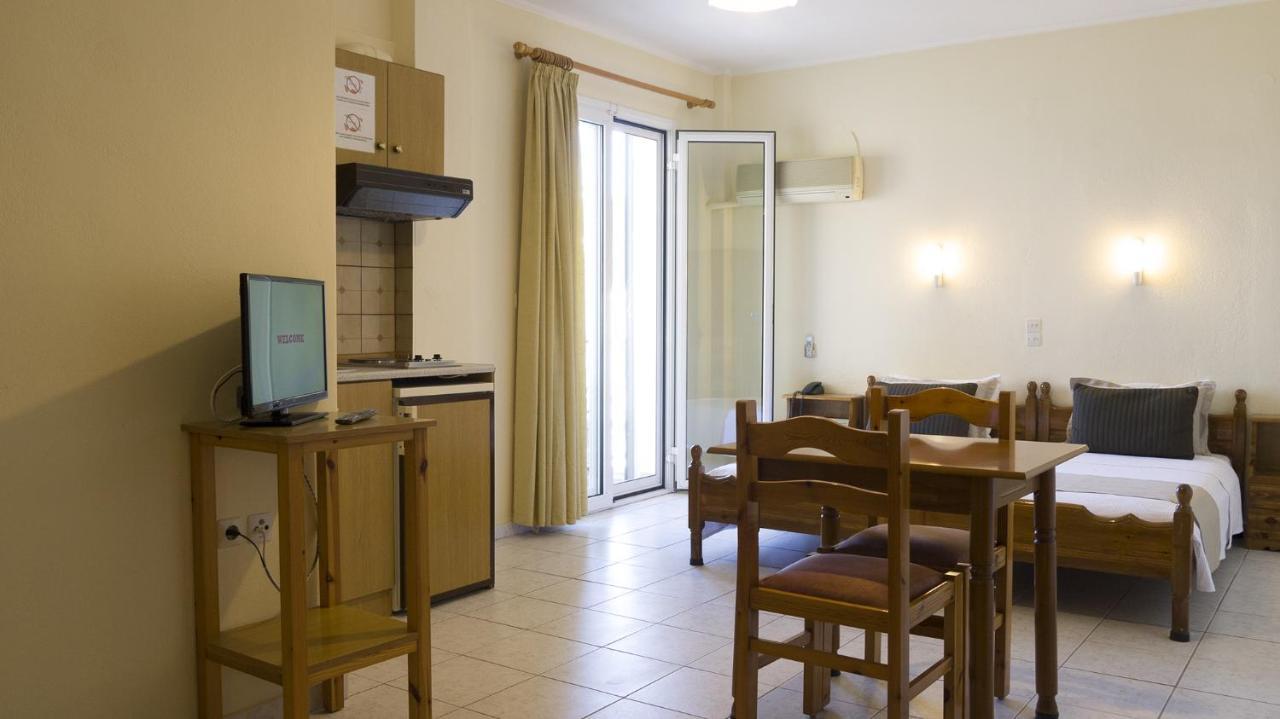 Fani Hotel Lutrá Edipszú Kültér fotó